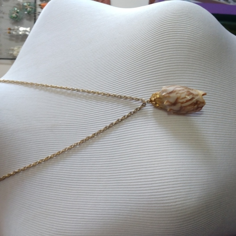 Shell necklace